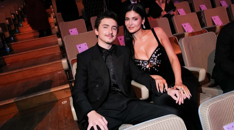 Kylie Jenner opaca a Timothée Chalamet en Premios Oscar 2026