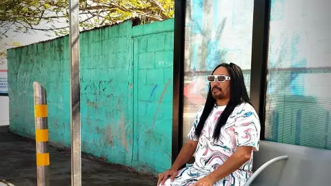 ¿Steve Aoki viaja en Va y Ven Esta FOTO lo revela