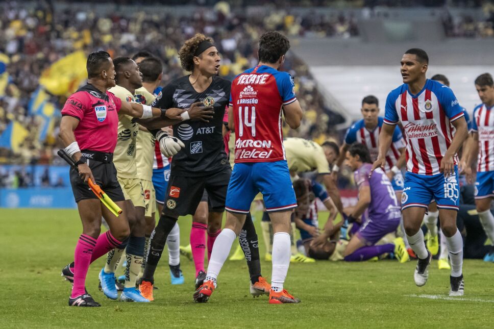 Las Águilas demostraron su poder ante su odiado rival.