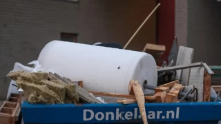 Hombre muere aplastado mientras dormía en un contenedor de basura