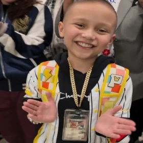 Muere-a-los-12-años-el-influencer-Avery-The-Poke-Kid-tras-cumplir-su-sueño_-¿qué-es-el-pancreatoblas.webp