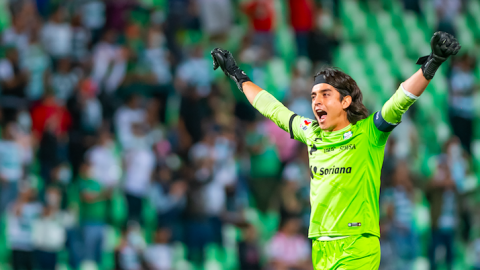 Carlos Acevedo es seguido de cerca por clubes de la Liga BBVA MX para sacarlo del Santos