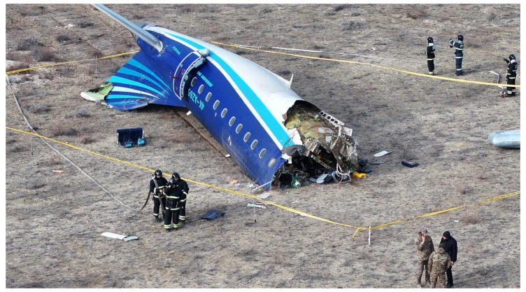 Un avión de Azerbaijan Airlines se estrelló en Kazajistán