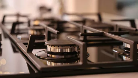 Esta es la forma más efectiva de limpiar las manchas de la estufa