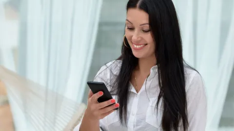 Si quiere enviar dinero por WhatsApp Pay la persona debe estar agendada