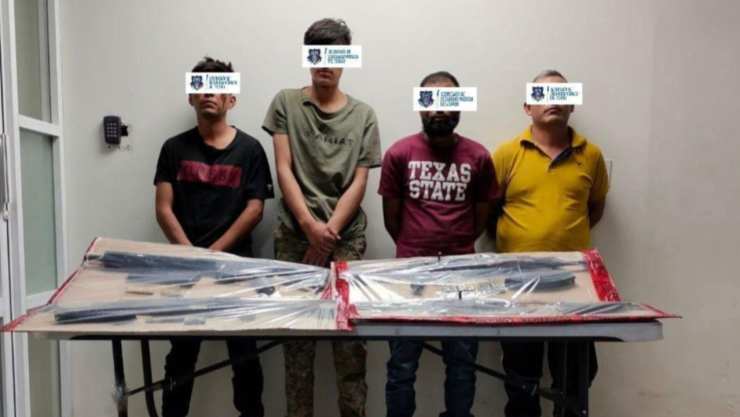 Hombres detenidos en Aldama