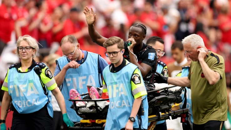 ismael-kone-sufre-posible-fractura-tibia-en-el-canada-vs-catar-usa-silbato-verde-su-lesion