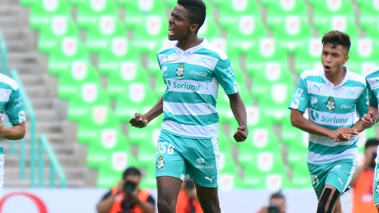 El futbolista Joao Maleck quedó en libertad y abandonó las instalaciones de la p risión de Puente Grande en Jalisco, luego de pagar 3 millones de pesos.