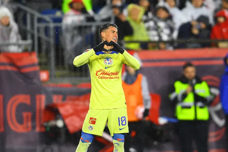 Cristian Chicote Calderón celebra gol con América
