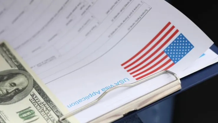 ¿Qué pasa si saco la visa de turista en 2025 y tengo familiares indocumentados en Estados Unidos?