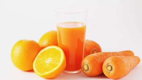 La zanahoria y la naranja son compañeros ideales cuando de desinflamar el abdomen se trata.