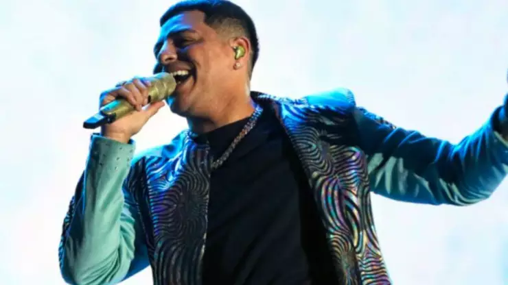 Nacimiento del tercer hijo de Eduin Caz con su ex esposa