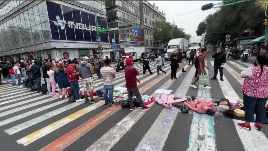 Bloqueo en Eje Central y avenida Juárez