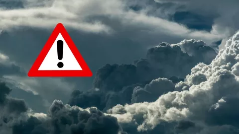 Bombardeo de nubes en Dubai y las consecuencias que llevaron a graves inundaciones