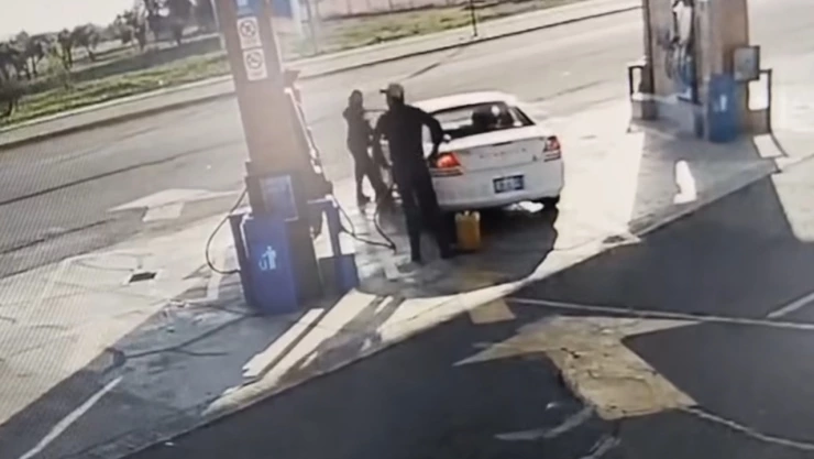 Conductor gasolinera México–Puebla