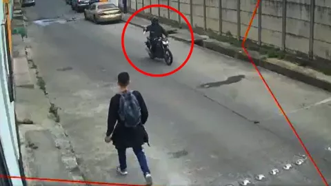 El asalto ocurrió el 25 de diciembre y fue captado por una cámara de seguridad