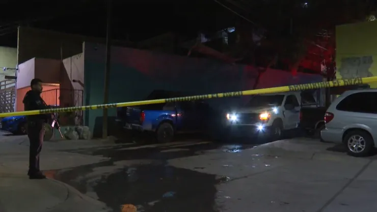 Localizan a hombre con impacto en la cabeza junto a un arma “hechiza”