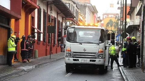 El vehículo fue remolcado para restablecer la circulación vial en la zona