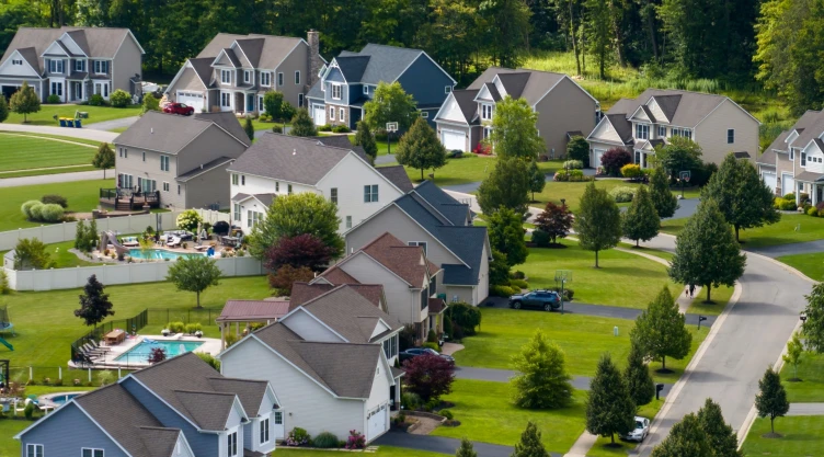 unas típicas casas en un suburbio de Texas.