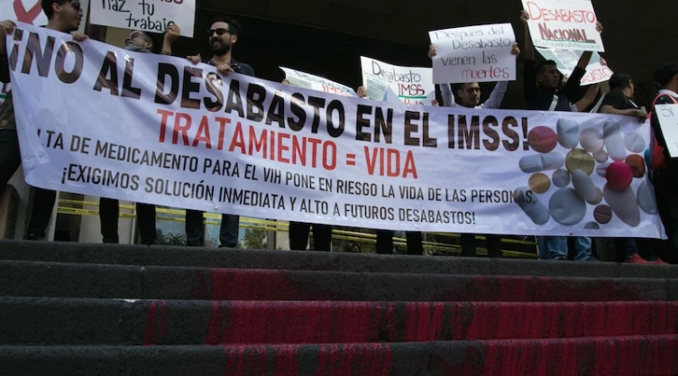 exigen-ante-instalaciones-del-imss-medicamentos-para-vih.jpg