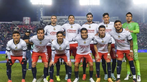 Chivas en la foto oficial de la Jornada 2 vs Atlético San Luis Clausura 2023