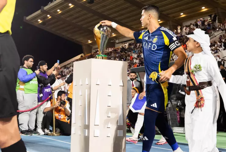 Cristiano Ronaldo tocó la Supercopa de Arabia antes de ganarla