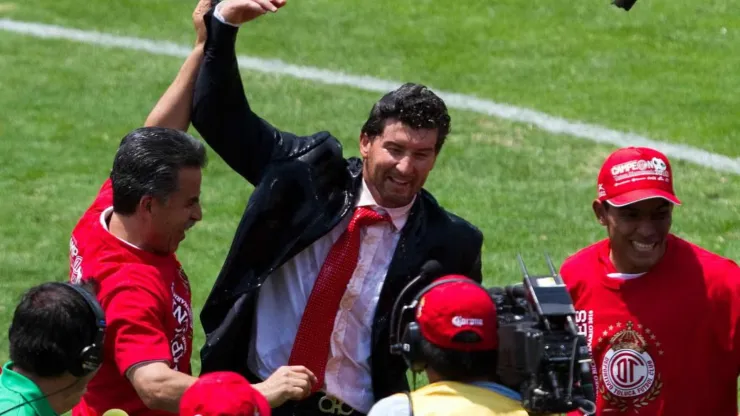José Manuel de la Torre, ex Chivas, aceptaría dirigir al América