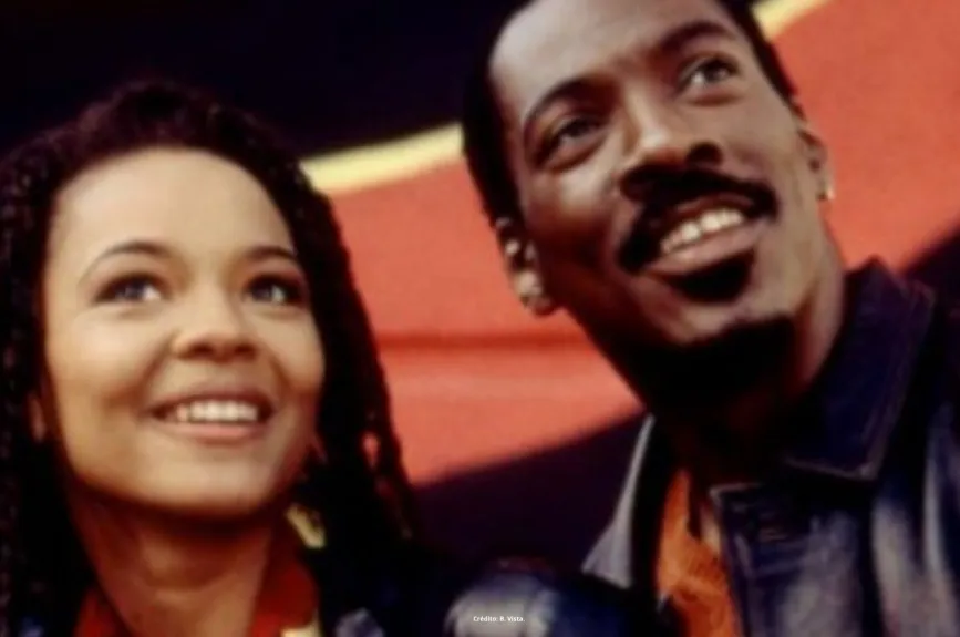 Te contamos por qué a Eddie Murphy lo atraparon con una chica trans y qué hacía con ella. (Escenas de la película ‘El negociador’ por Azteca 7)