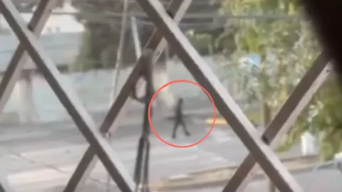 VIDEO | Captan a sujetos sospechosos en rondando por la avenida Américas hoy 01 de marzo de 2026