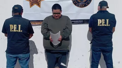 Detienen a hombre por el presunto delito de robo con violencia en un establecimiento de Caucel