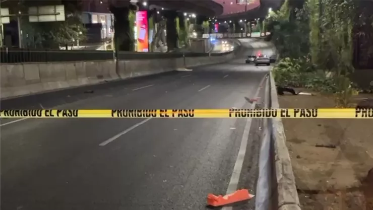 CDMX: Trabajador de limpieza muere atropellado en Periférico, rumbo a Barranca del Muerto