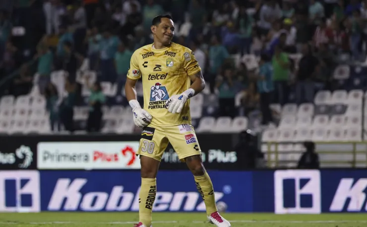Rodolfo Cota en el partido de León vs Chivas Jornada 1 Apertura 2023