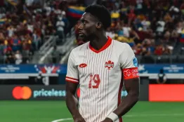 La decisión que llevó a Alphonso Davies a ser la figura de Canadá