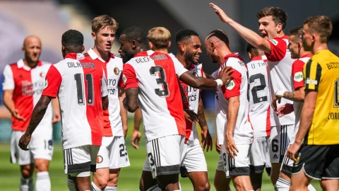 Feyenoord festeja el gol ante Vitesse
