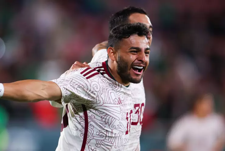 Alexis Vega celebra gol con Selección Mexicana ante Irak