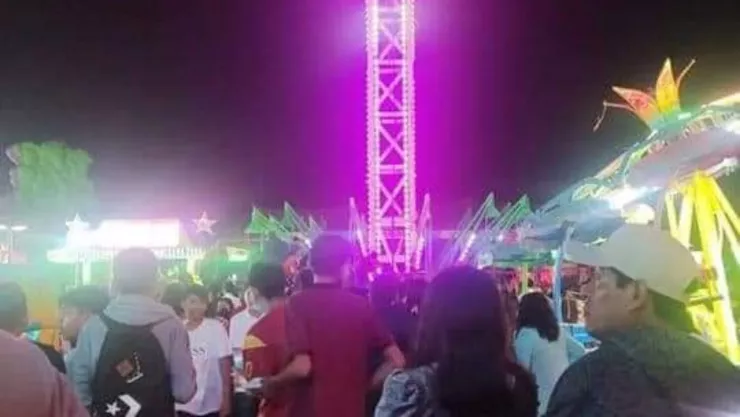 se desploma juego mecánico en feria de guerrero y 20 personas resultan con lesiones .jpg