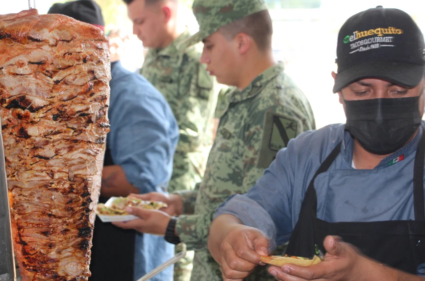 Todos nuestros voluntarios agradecen su enorme apoyo y comida.