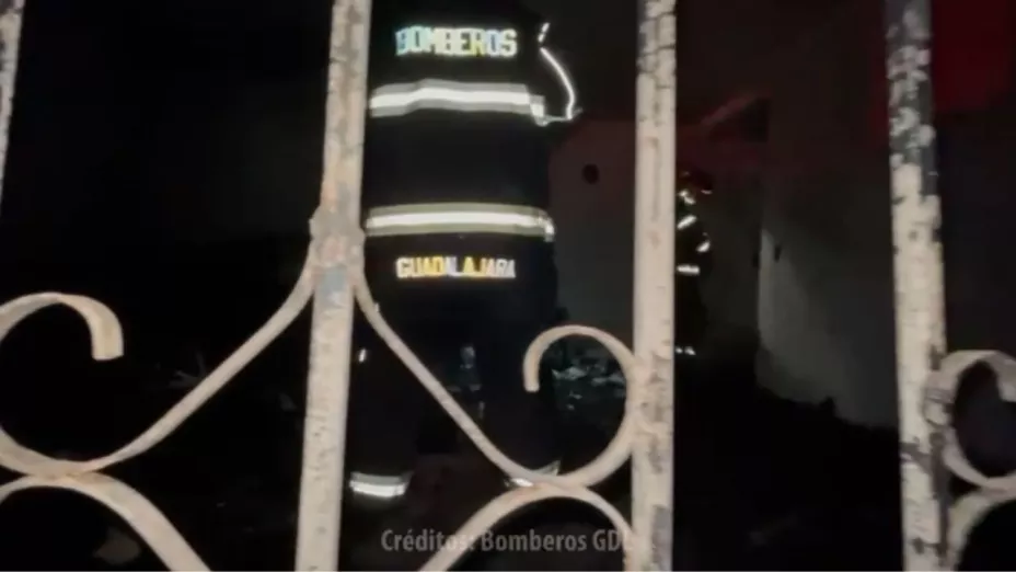 Incendio en la colonia Lagos de Oriente desata intensa movilización de bomberos