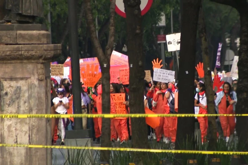 Mujeres vestidas de naranja este 25N