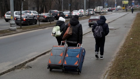 Ucrania Rusia carreteras filas gente