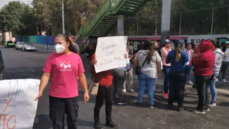 Bloqueo en calzada Ignacio Zaragoza