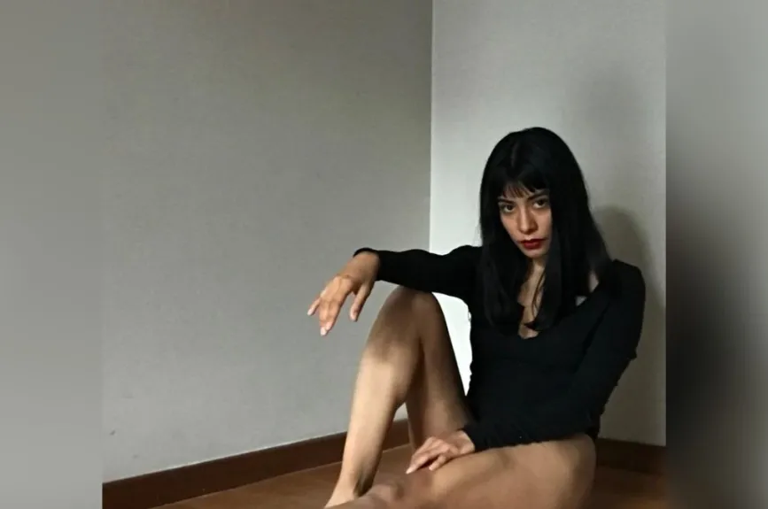 En la UNIC, Gigi es la encargada de entrar primero y salir última. Ya sea infiltrada o persiguiendo a un sospechoso, su energía e instinto la convierten en un comodín infalible. No le teme a nada excepto a fallarle al equipo.