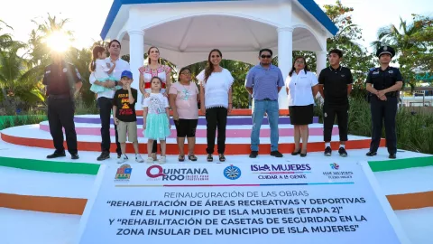 Mara Lezama preside entrega de espacios renovados en Isla Mujeres