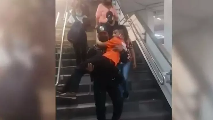 policía niño Metro CDMX