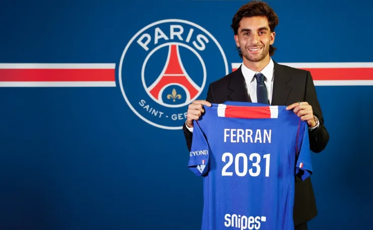 Presentación de Ferran Torres con PSG