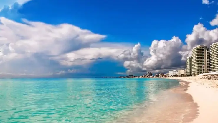 Clima en Cancún hoy 6 de abril: Lluvias aisladas y altas temperaturas en Quintana Roo