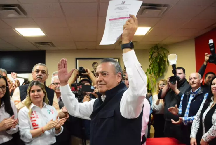 Manlio Fabio Beltrones se registra como aspirante del PRI al Senado