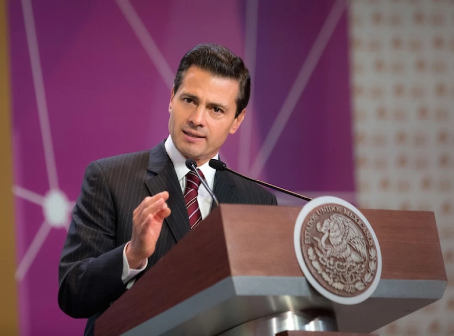 Lamenta deceso de político