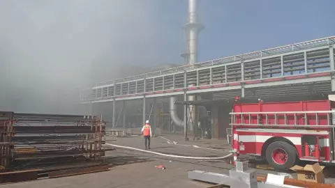 incendio planta zinc.jpg