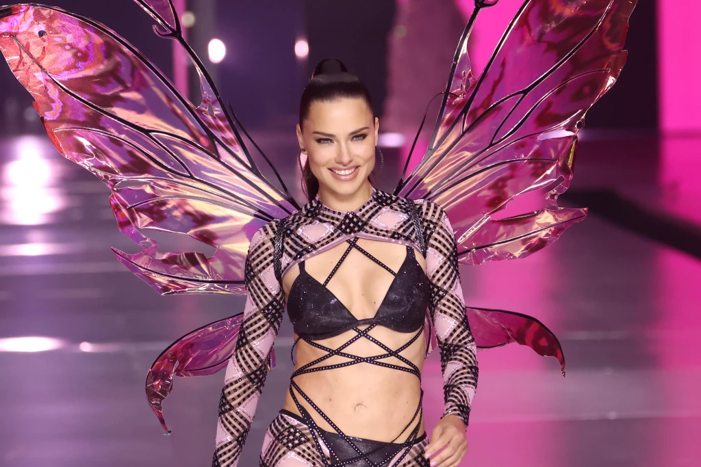 10 fotos de lo mejor del Victoria’s Secret Fashion Show 2024